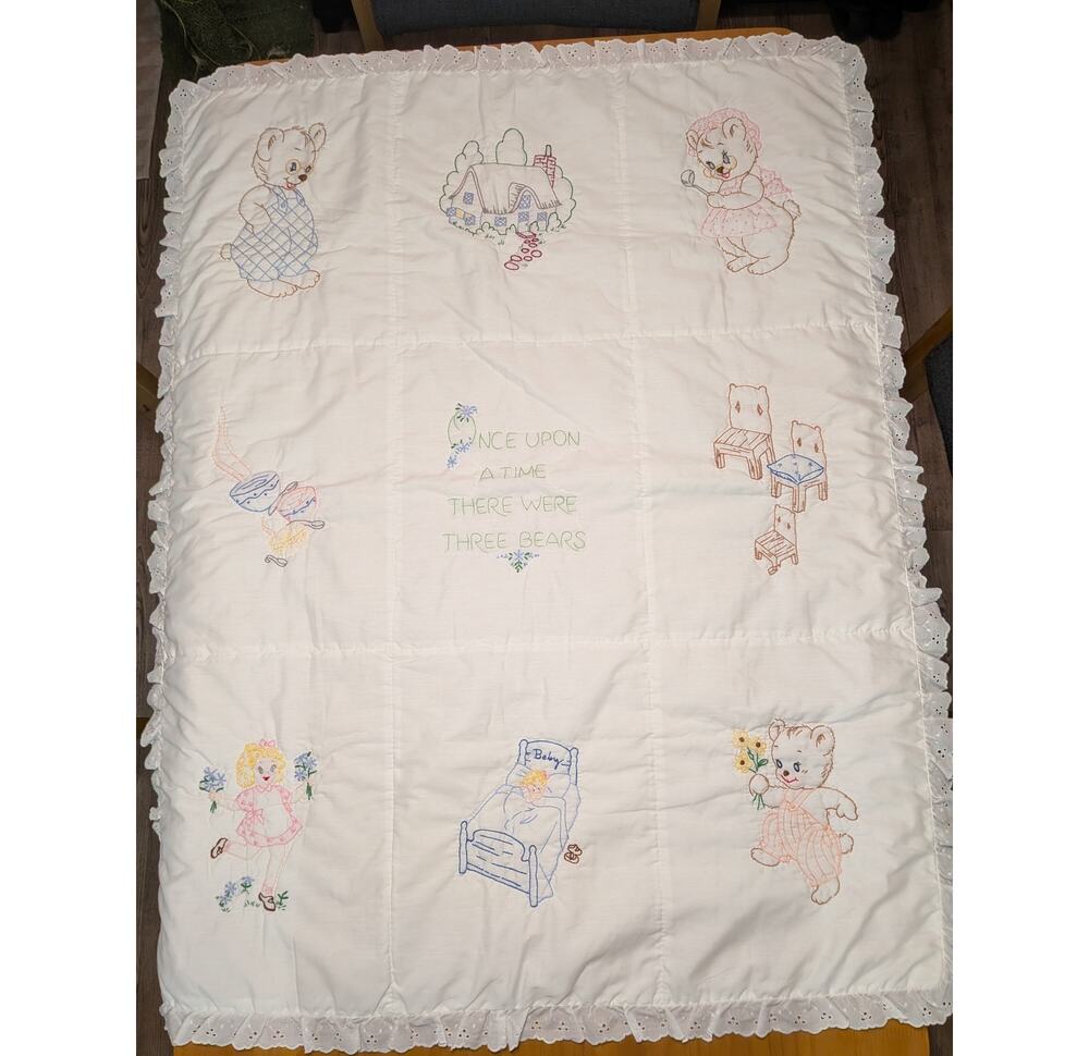 Vtg Hand-Embroidered Three Bears Baby Quilt Goldilocks Nursery Blanket 35"x44"